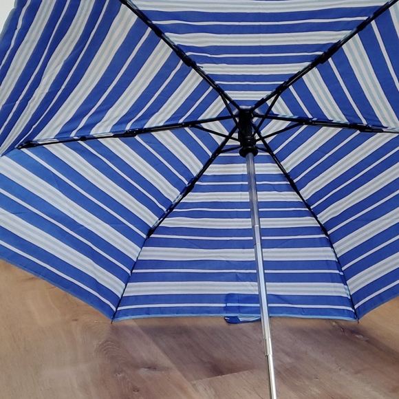 Nautica Multi-Blue Striped Umbrella & Atuo Handle - Picture 5 of 9